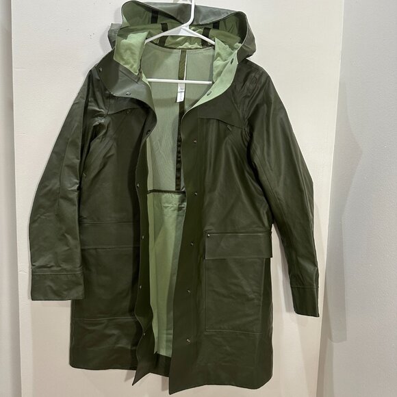 Lululemon Into The Drizzle Rain Coat - Picture 7 of 7